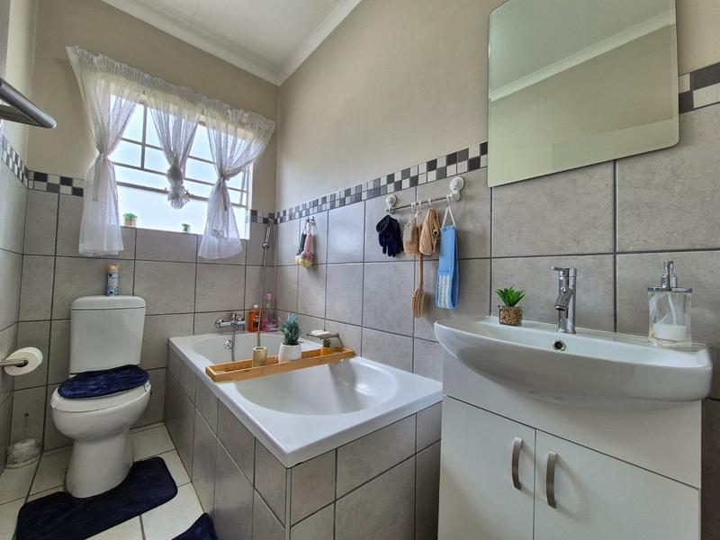 3 Bedroom Property for Sale in Ngwenya River Estate North West